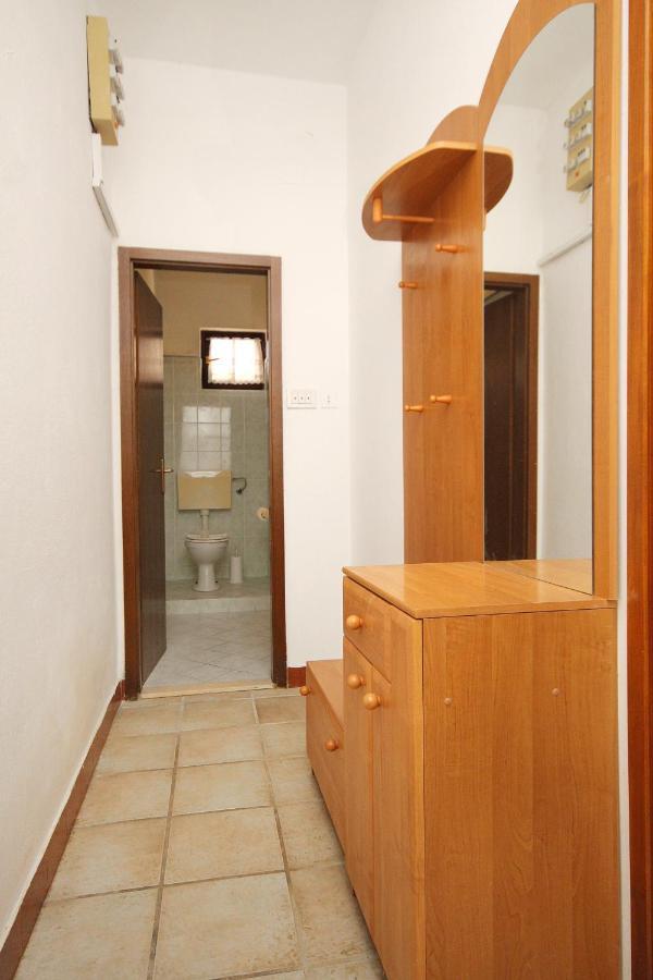 Family Friendly Seaside Apartments Vlasici, Pag - 4319 מראה חיצוני תמונה